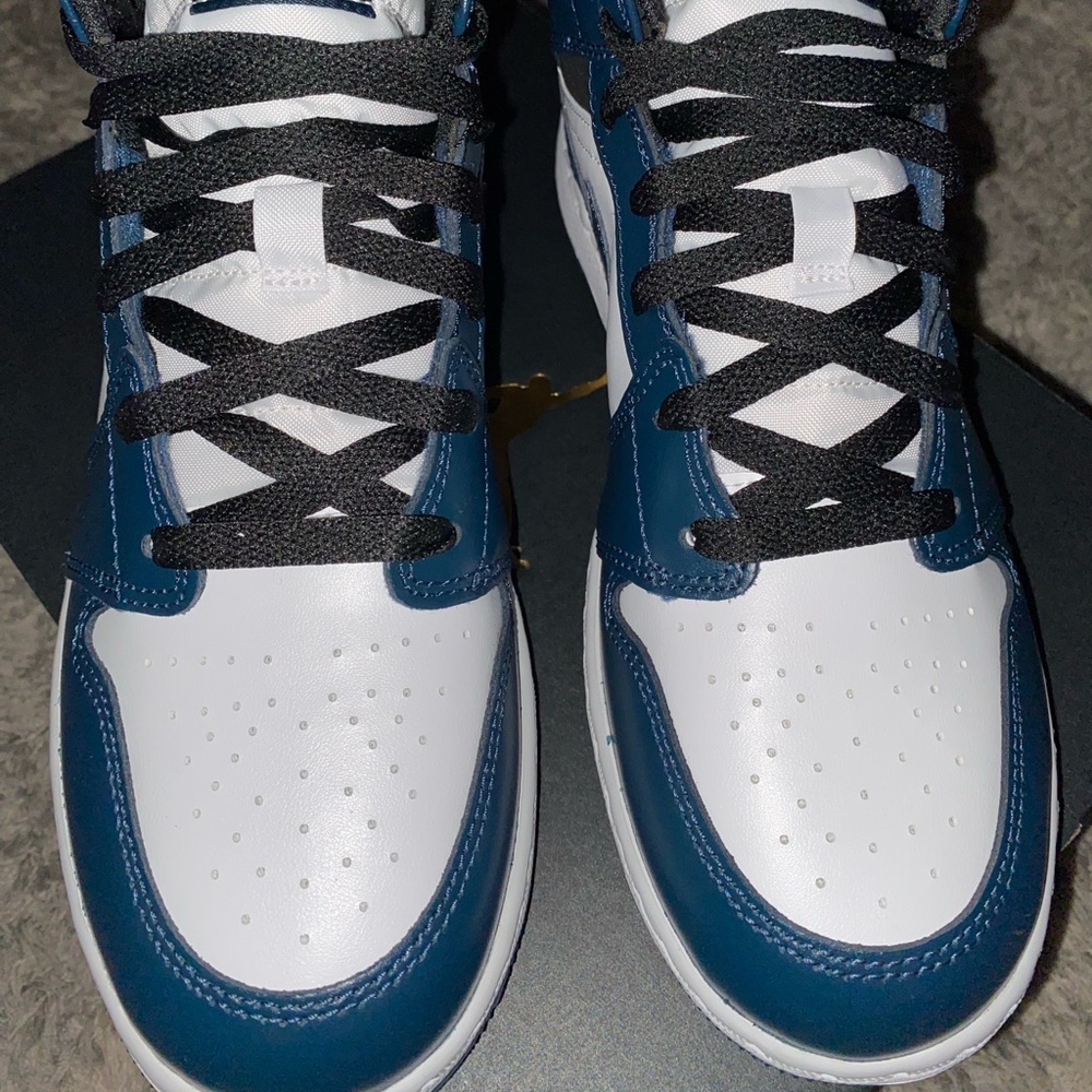 Air Jordan 1 mid